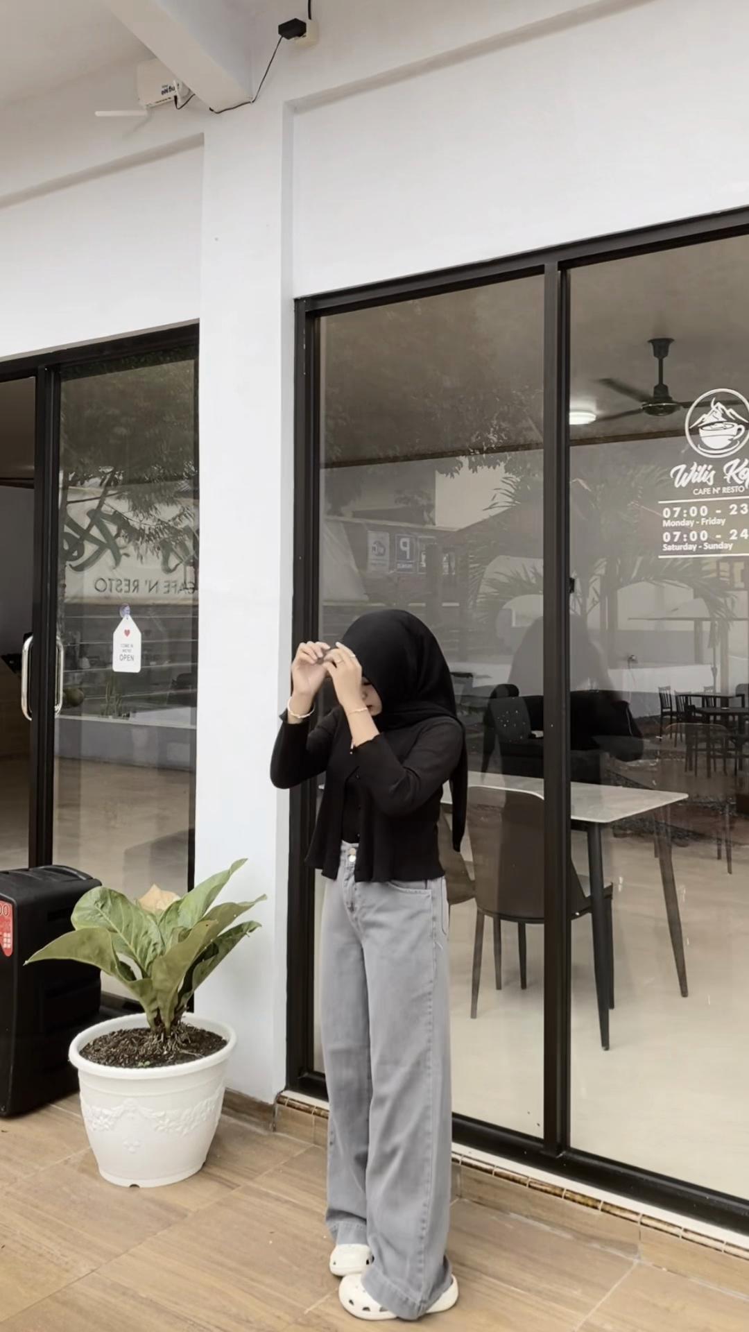 @adeee🤍