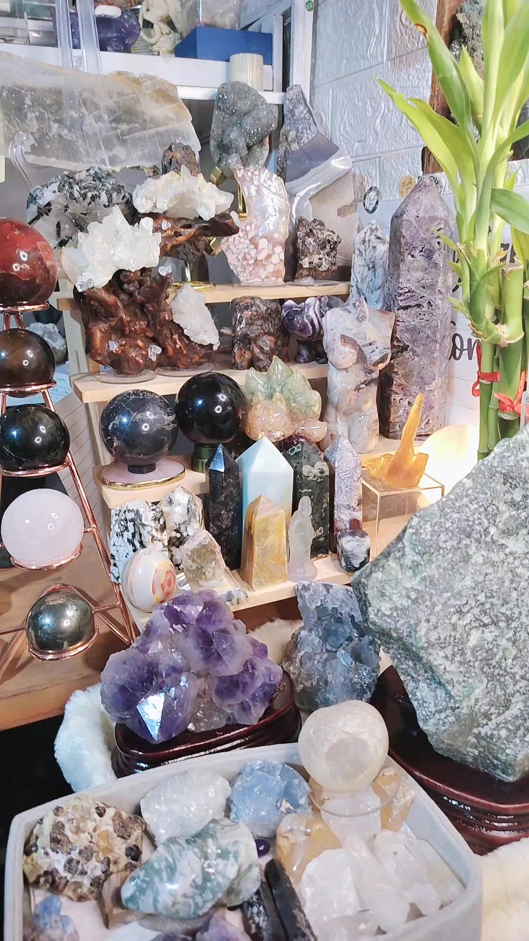 @IlovecrystalsAndstones