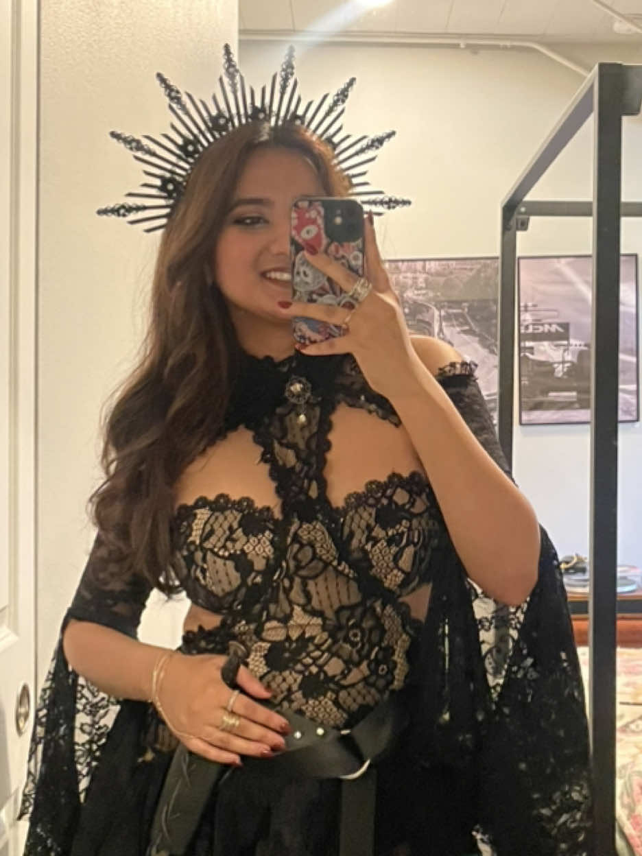 @Yakshita