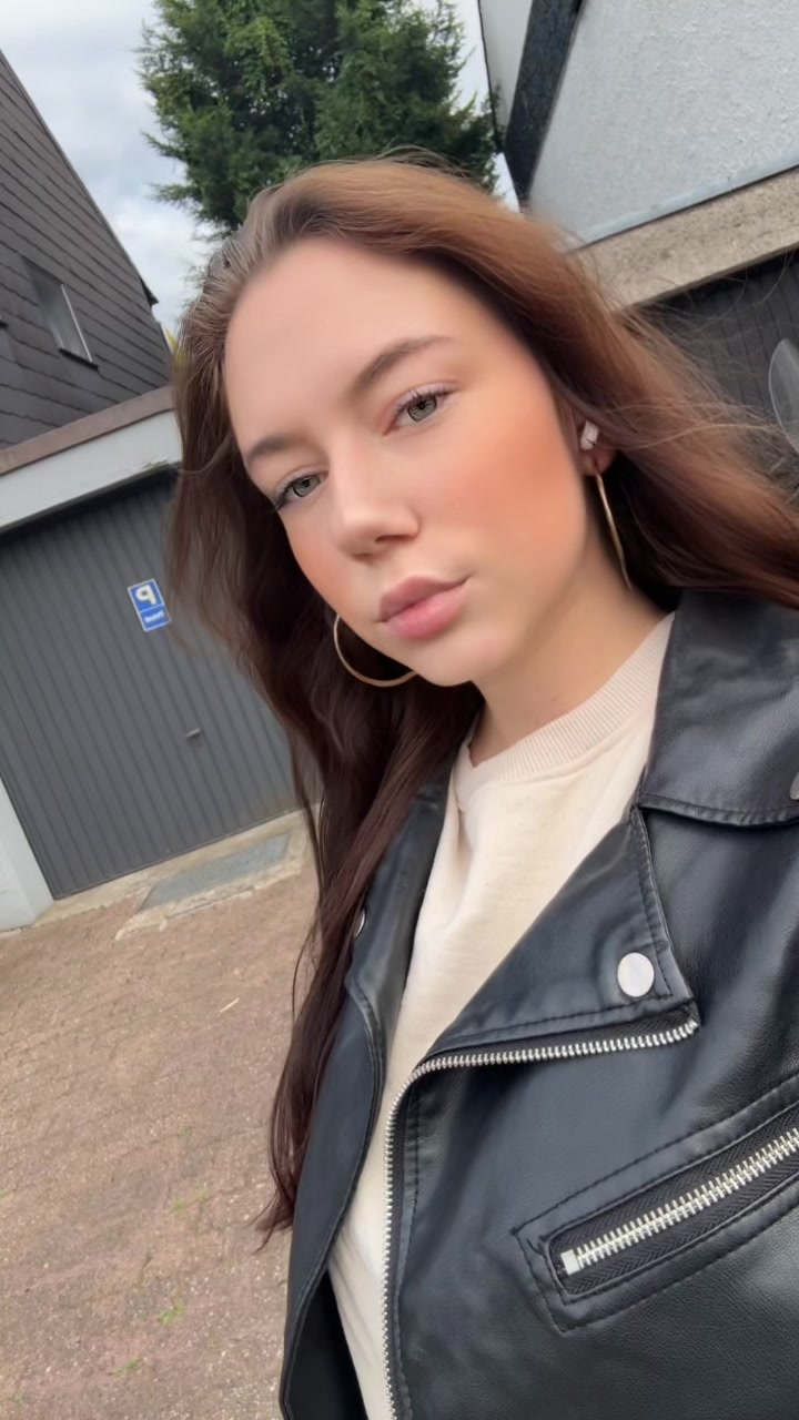 @Jasmina🧸