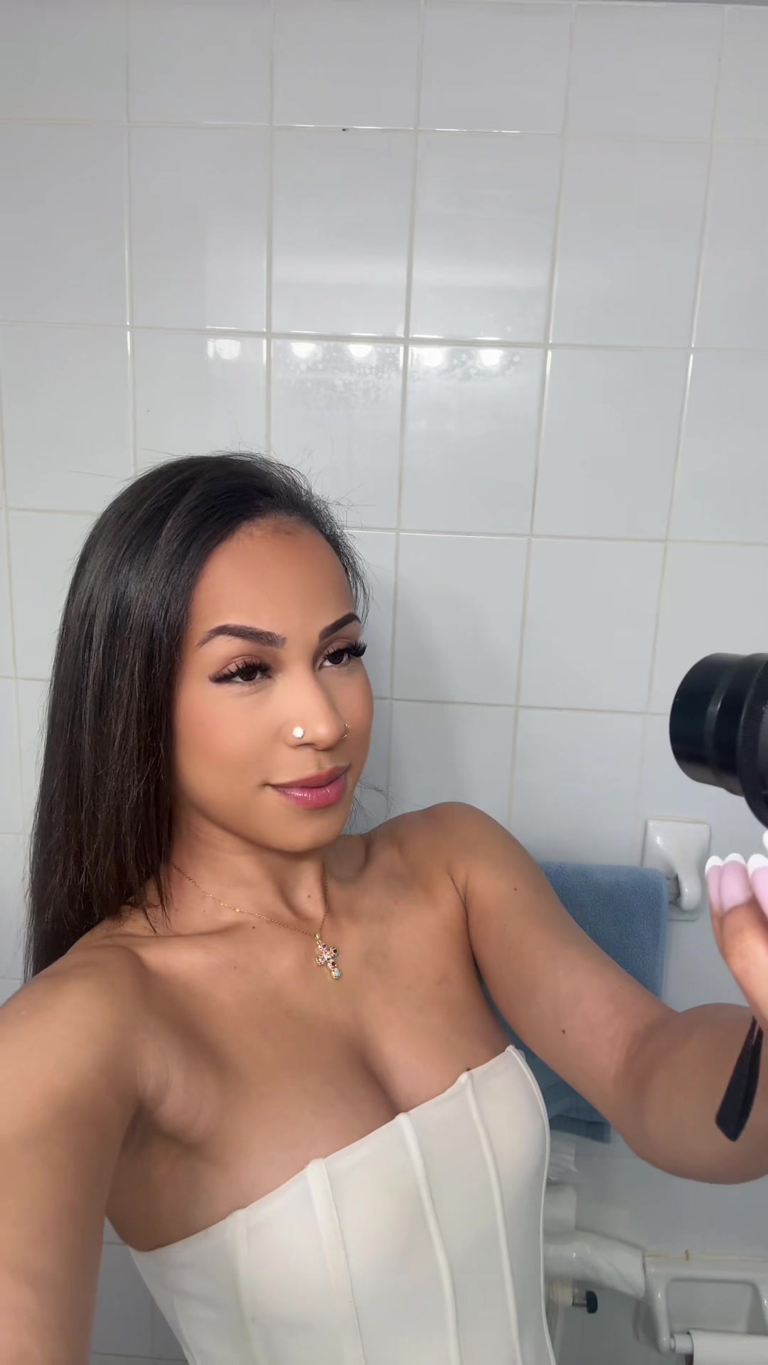 @ELLENIA MIONI