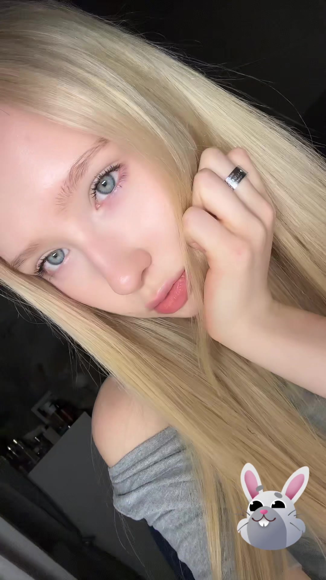 @😸