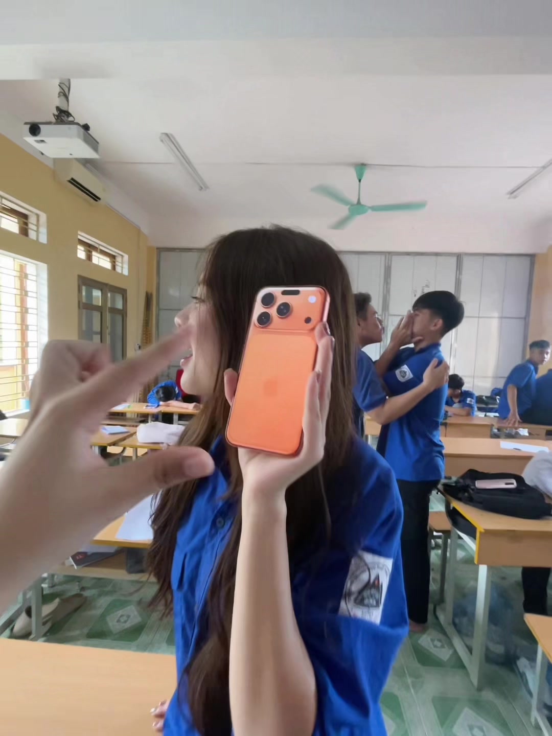 @Nguyễn Uyên Trang