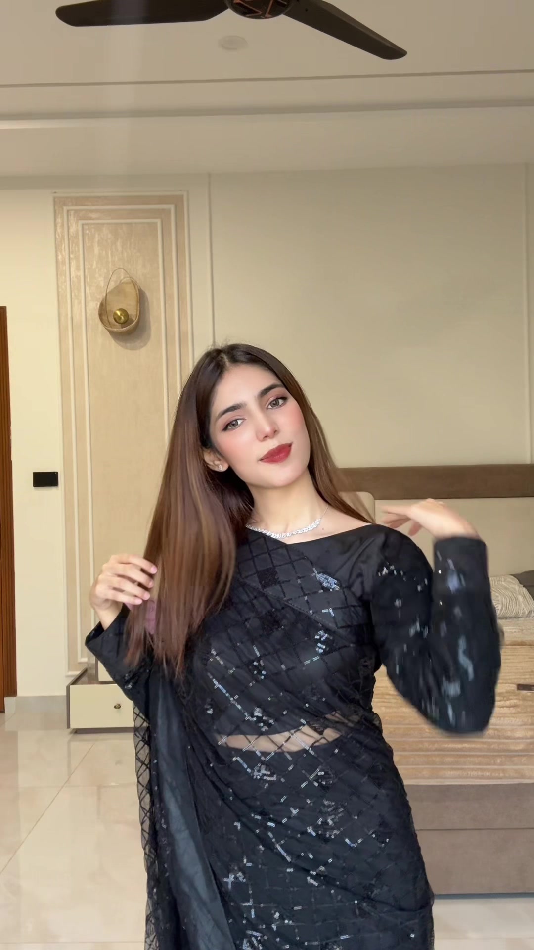 @Ayesha🖤