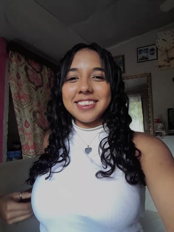 @Anahi.