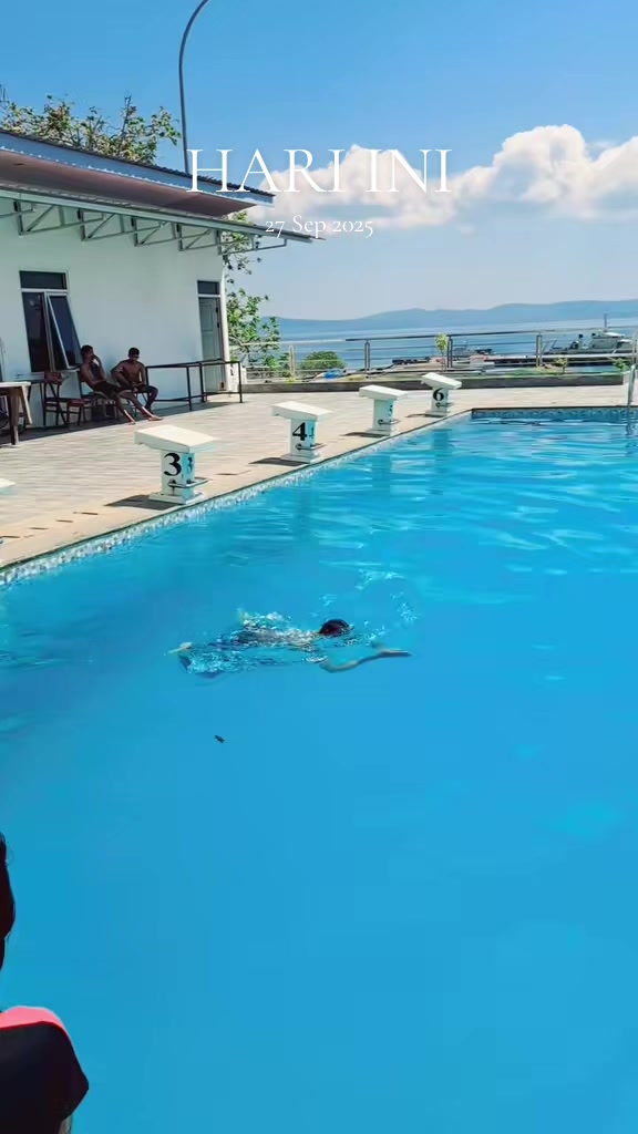 @Ria swimming NTT