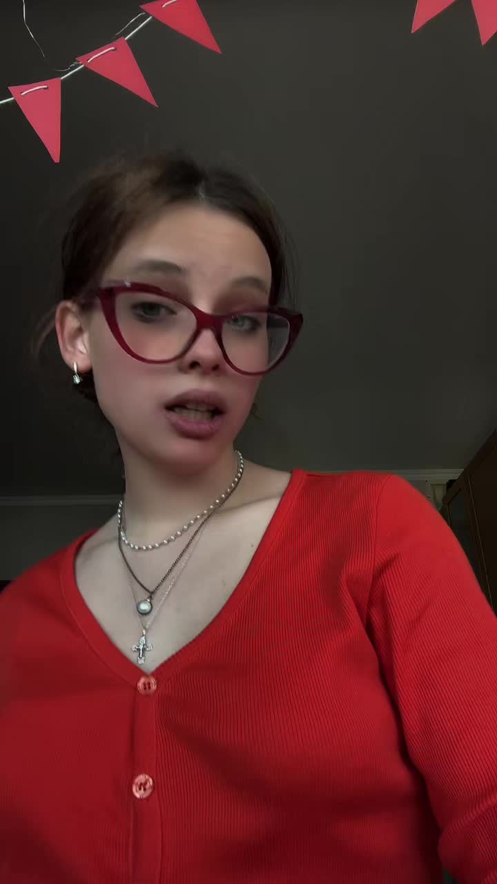@аня земляника