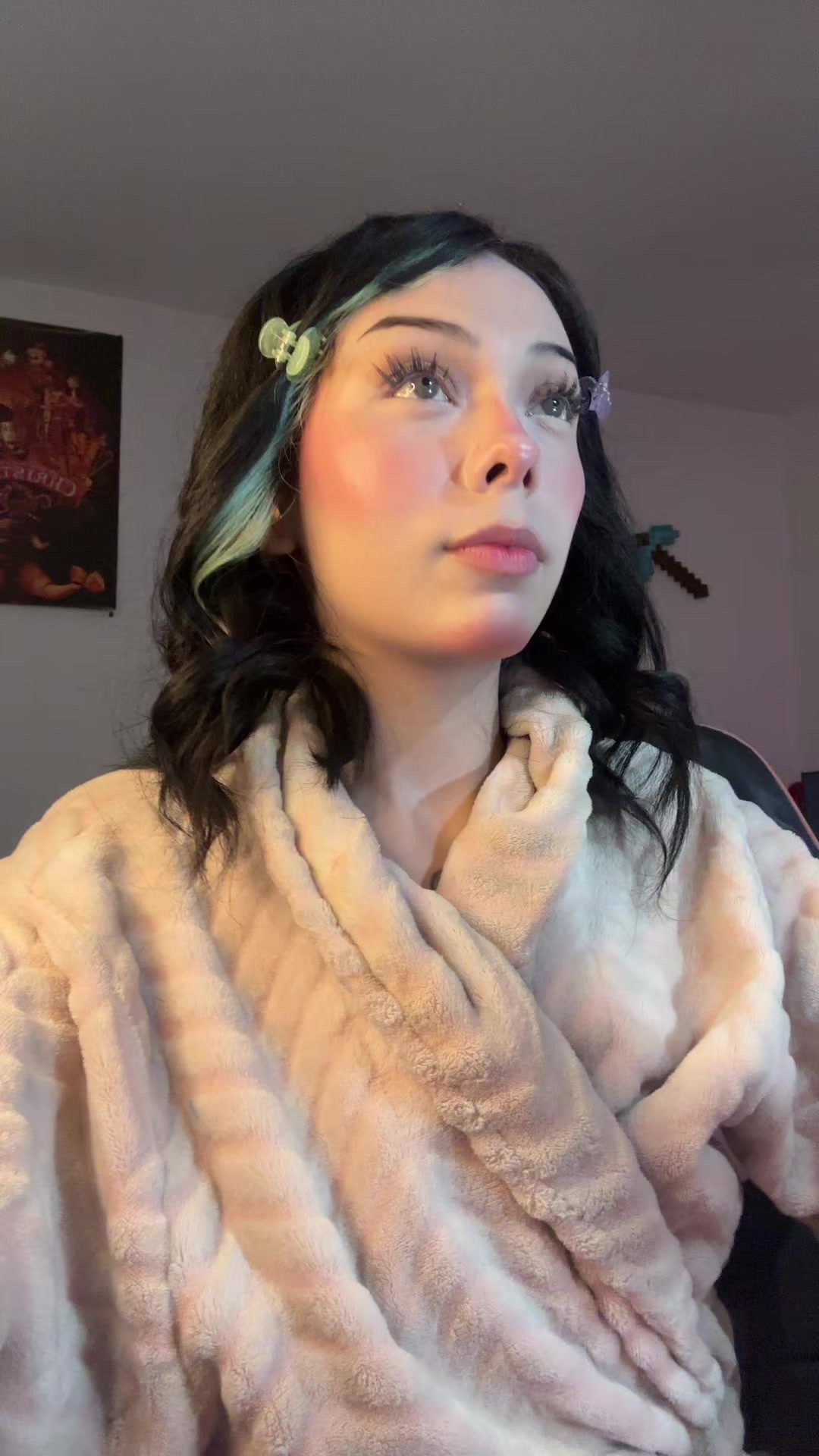 @SkinnyGhostiee🧛🏻&zwj;♀️