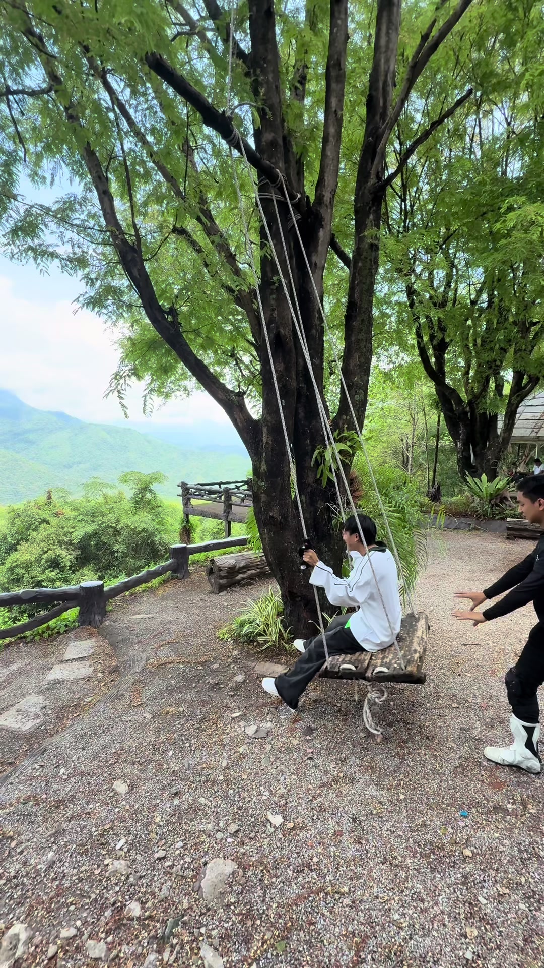@teetechinnineeleven 陈
