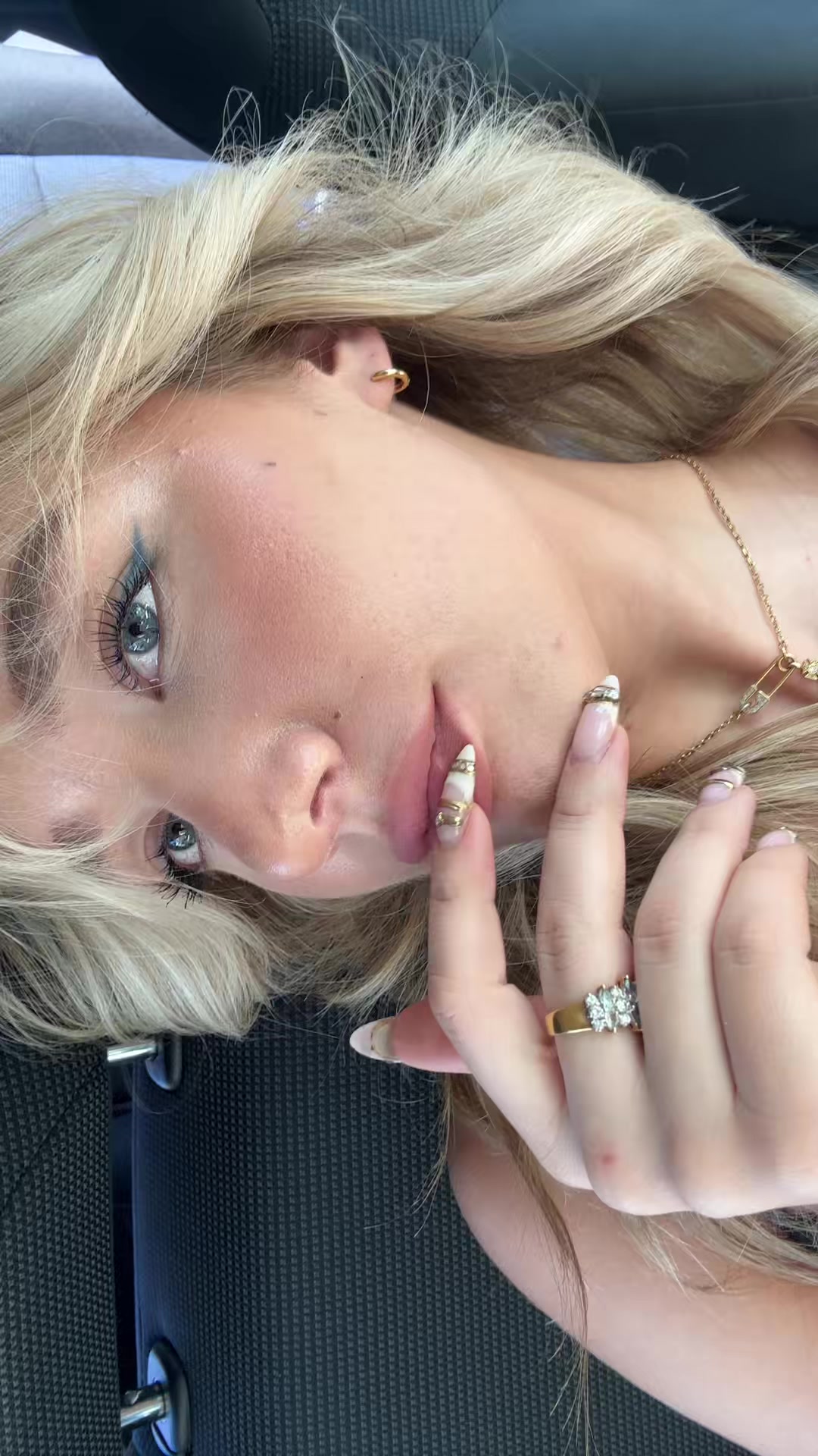 @chloee marie lindsay