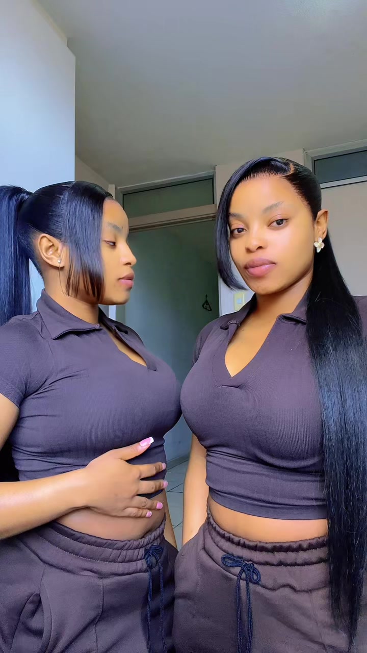 @mndebeletwins