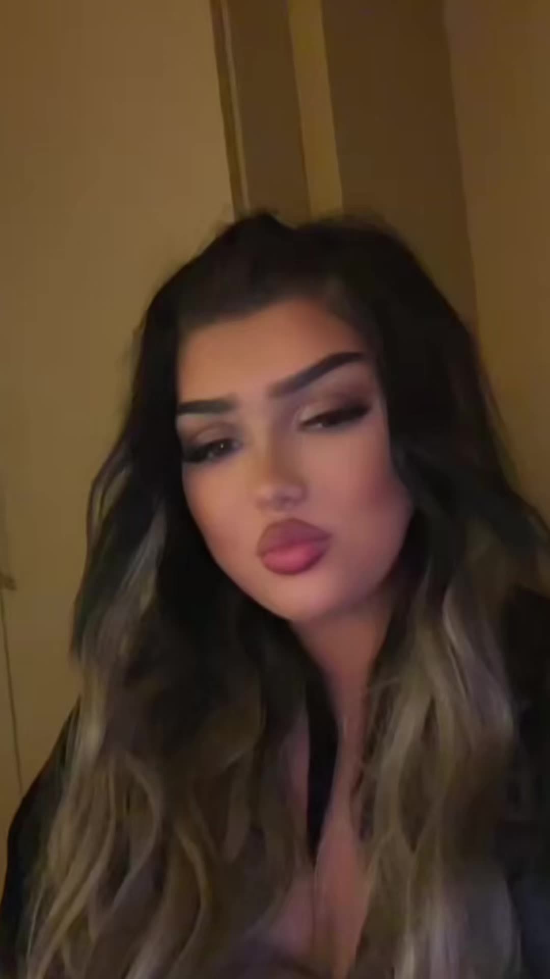 @𝙻𝚊𝚛𝚒𝚜𝚜𝚊🥥🇦🇱