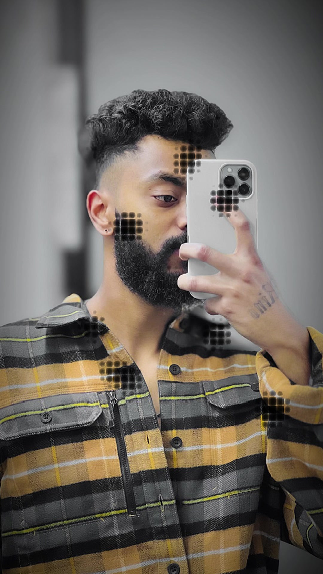 @𝗥 𝗲 𝗱 𝗹𝗼𝗴𝗲𝘀𝗵🕷️