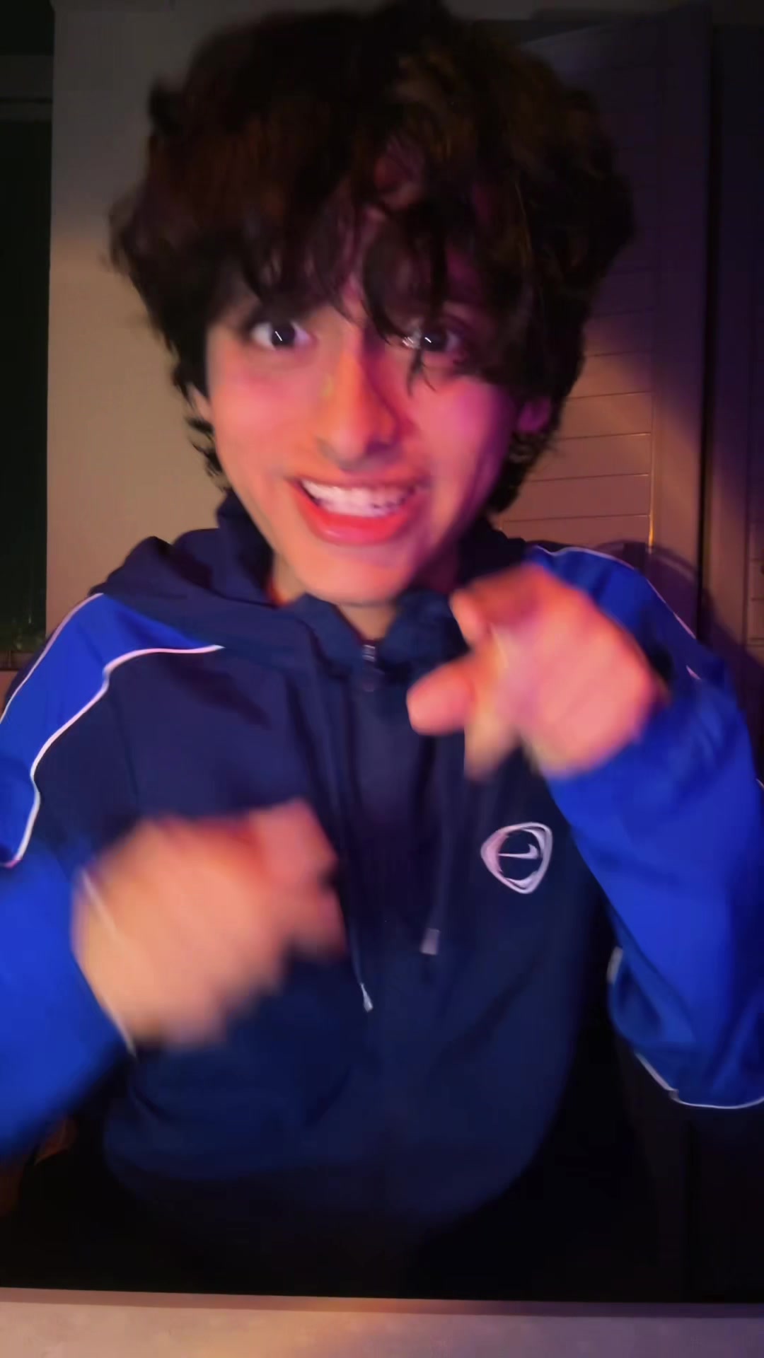 @Leosi
