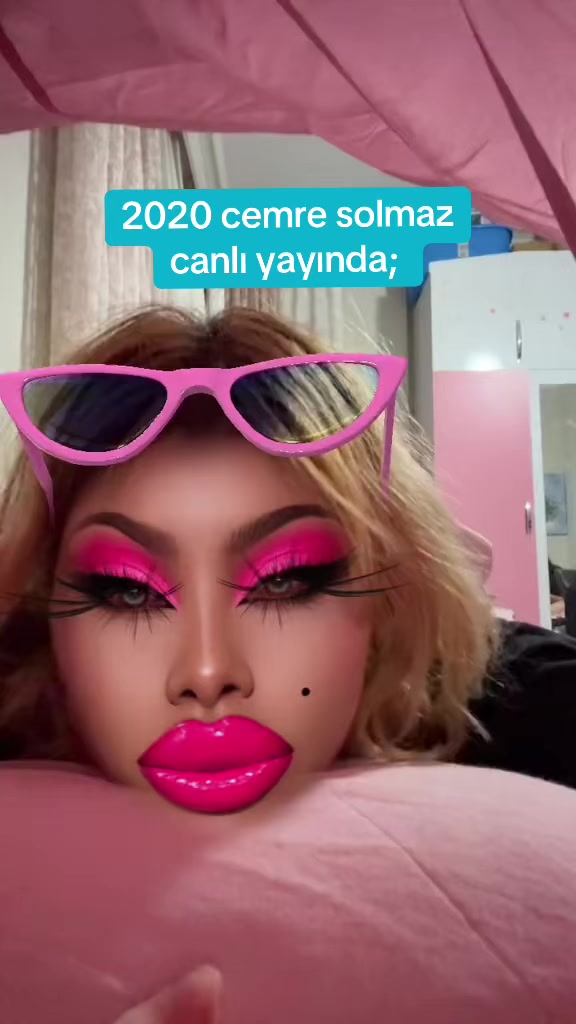@👻