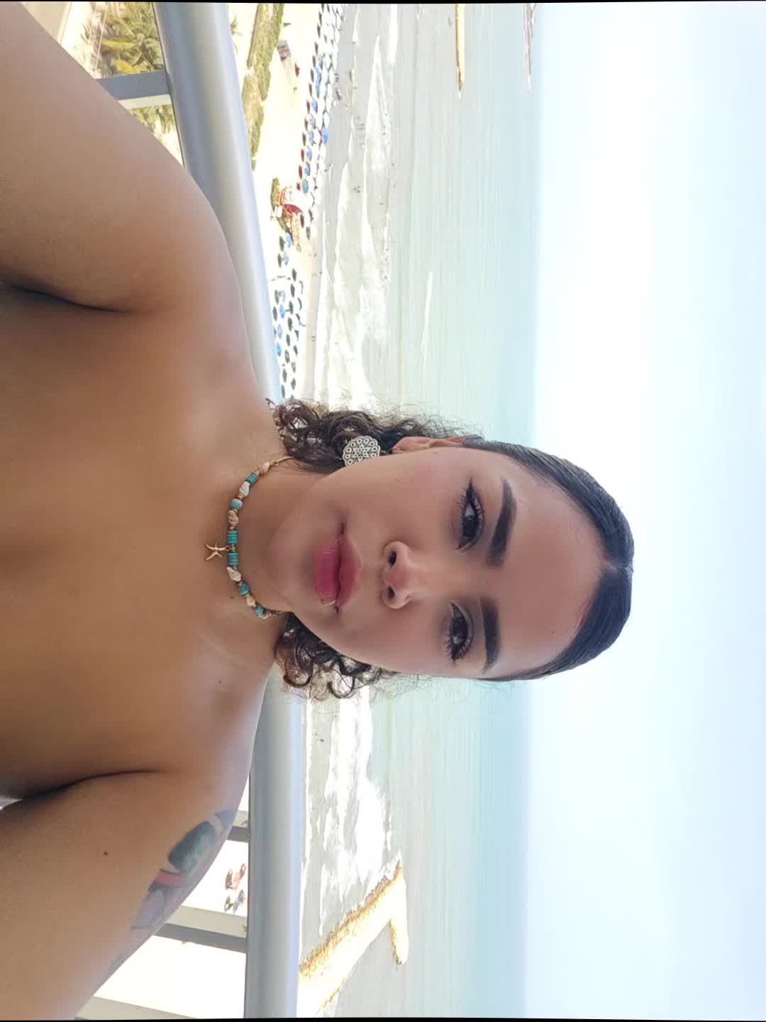 @Nianoesnia