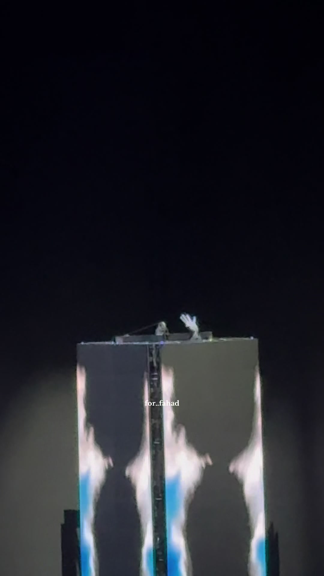 @𝐁