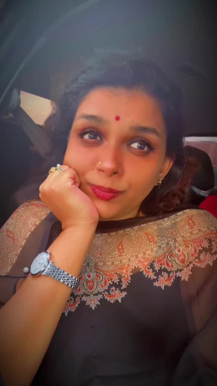 @Gayathiri_Thevar