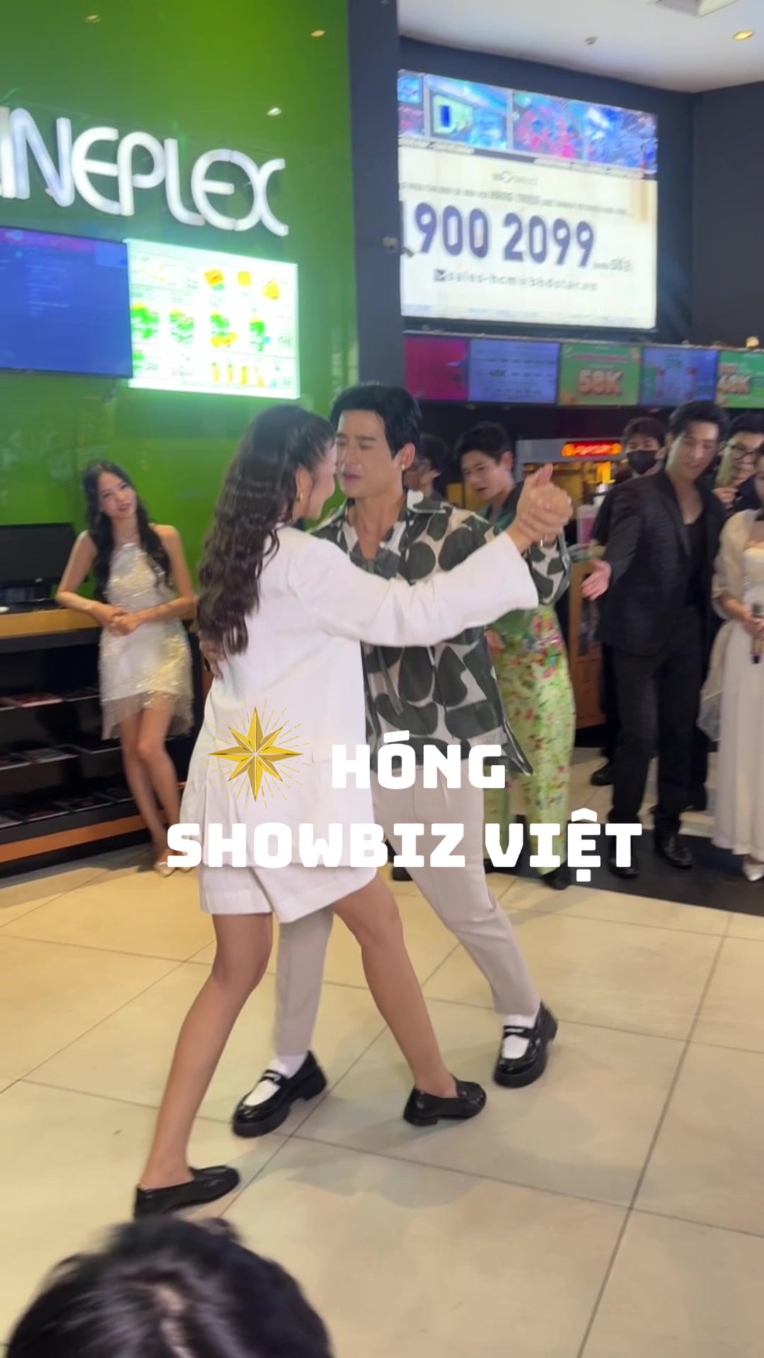 @Hóng Showbiz Việt