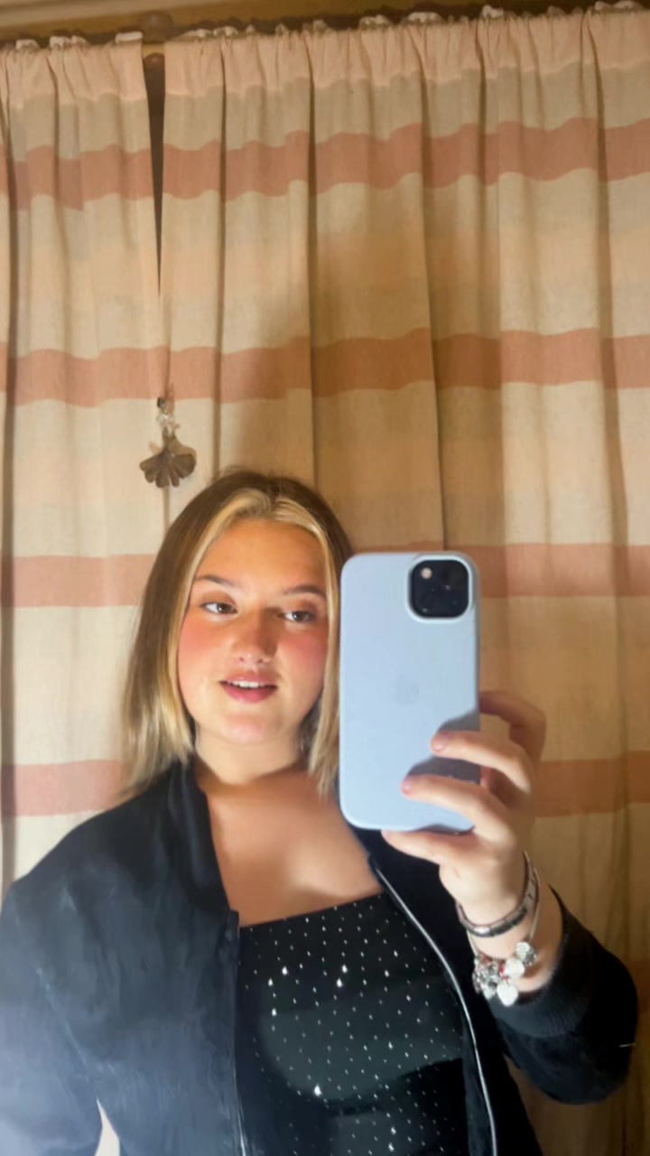 @Coraaa🪩🐆💋🏑