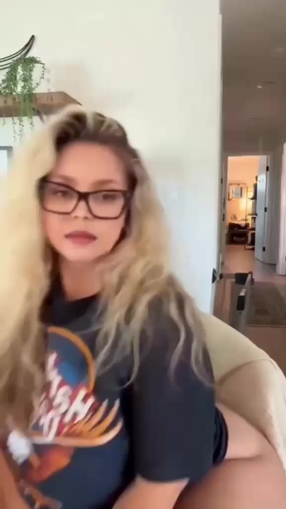 @Moureen🦋🌹