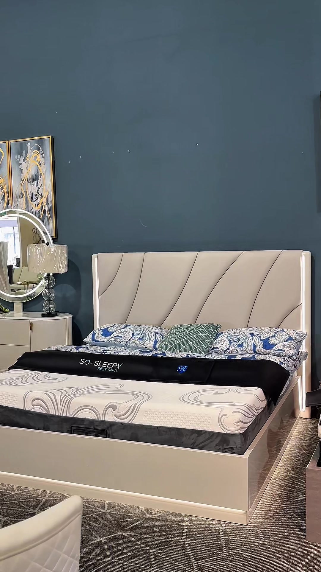 @Royal living furniture