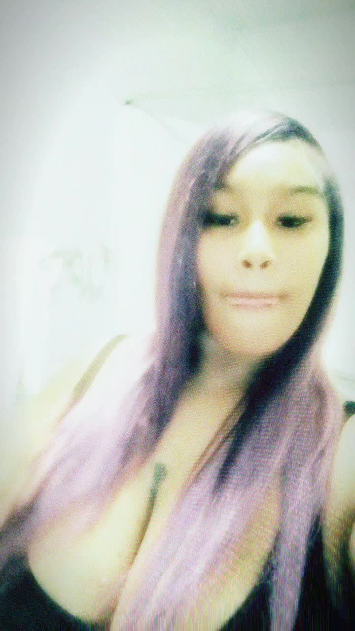 @prettylittleredthang_