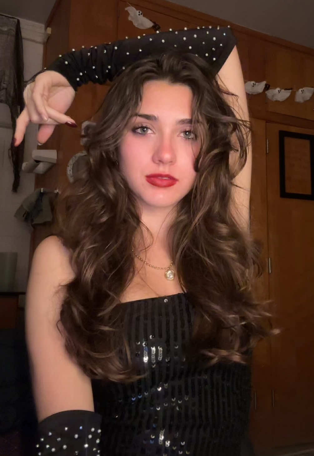 @€@~¥