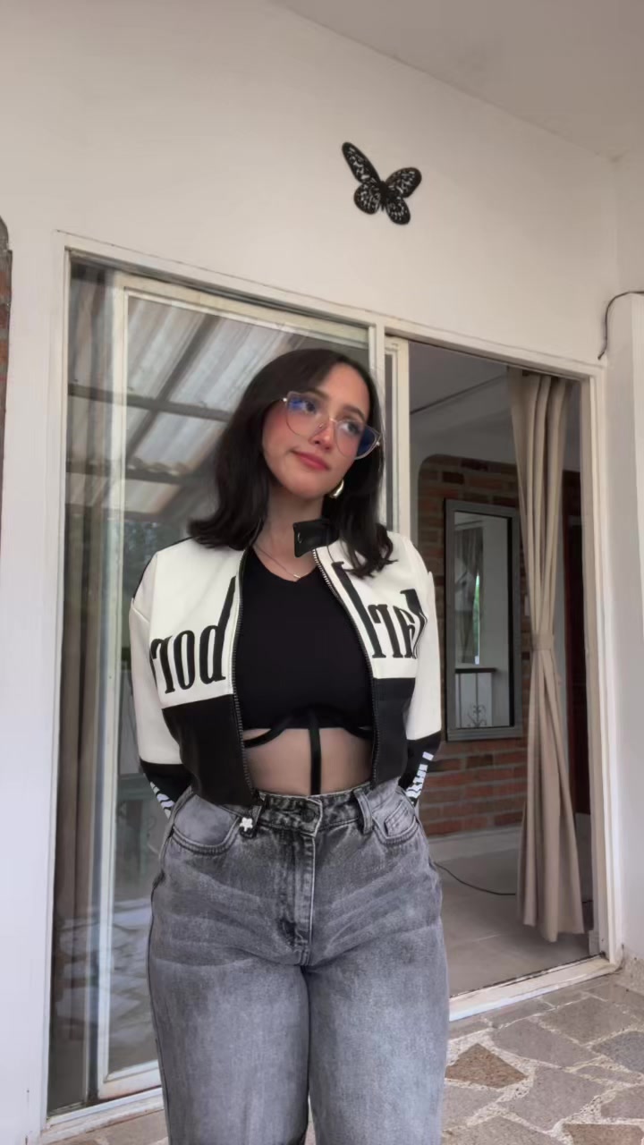 @HilaryRhodes