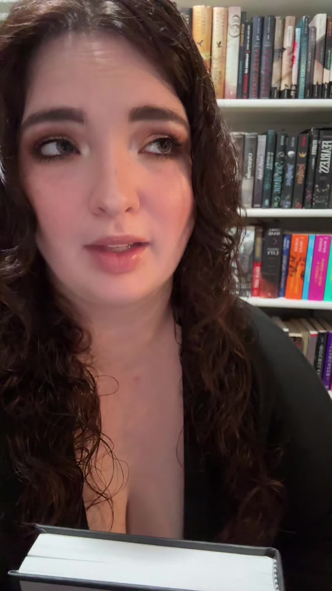 @Katelan Schmidt 📚Author