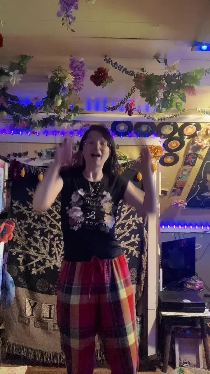 @ali 🕸️💗