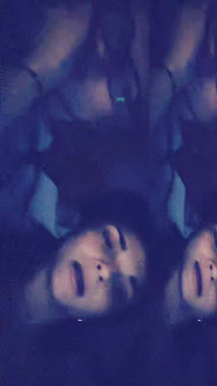 @👣
