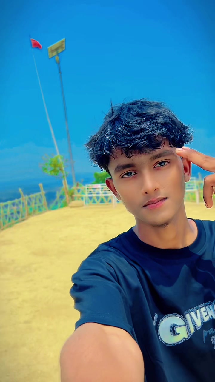@MADHESI__XAURA
