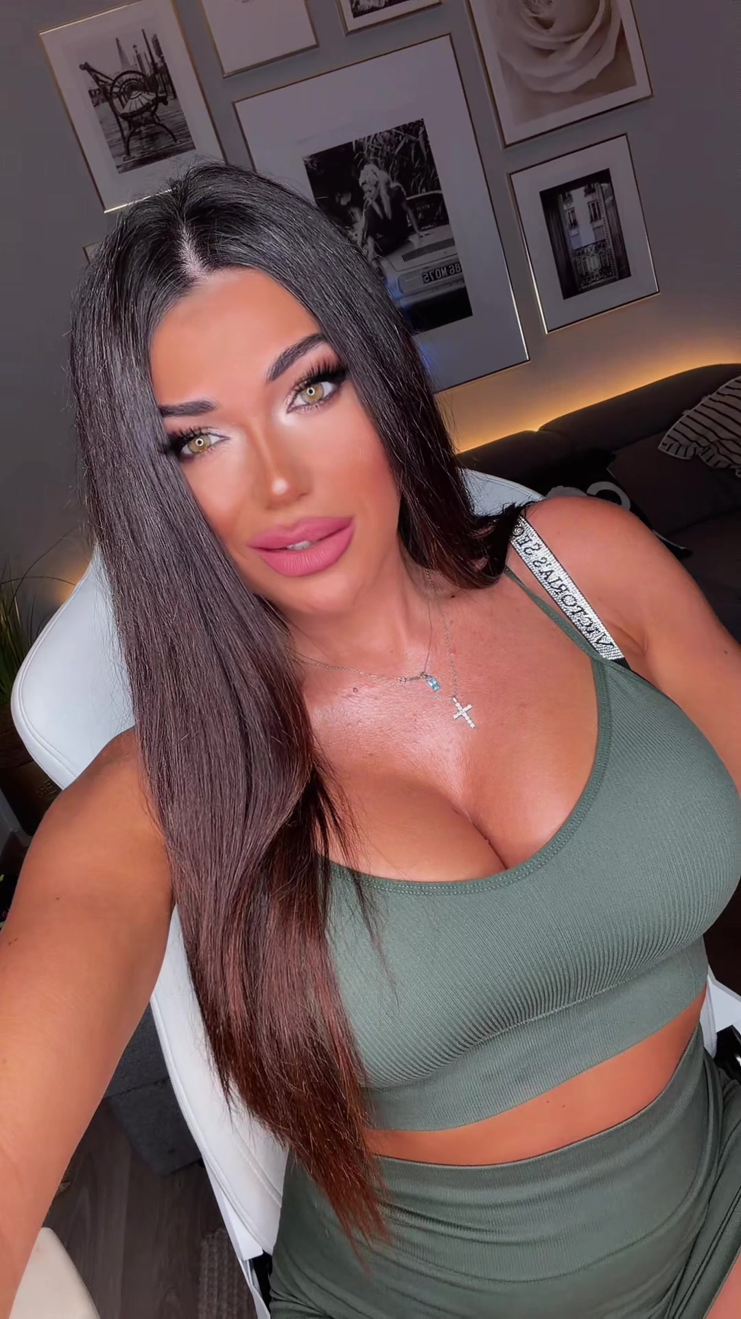@Valentina