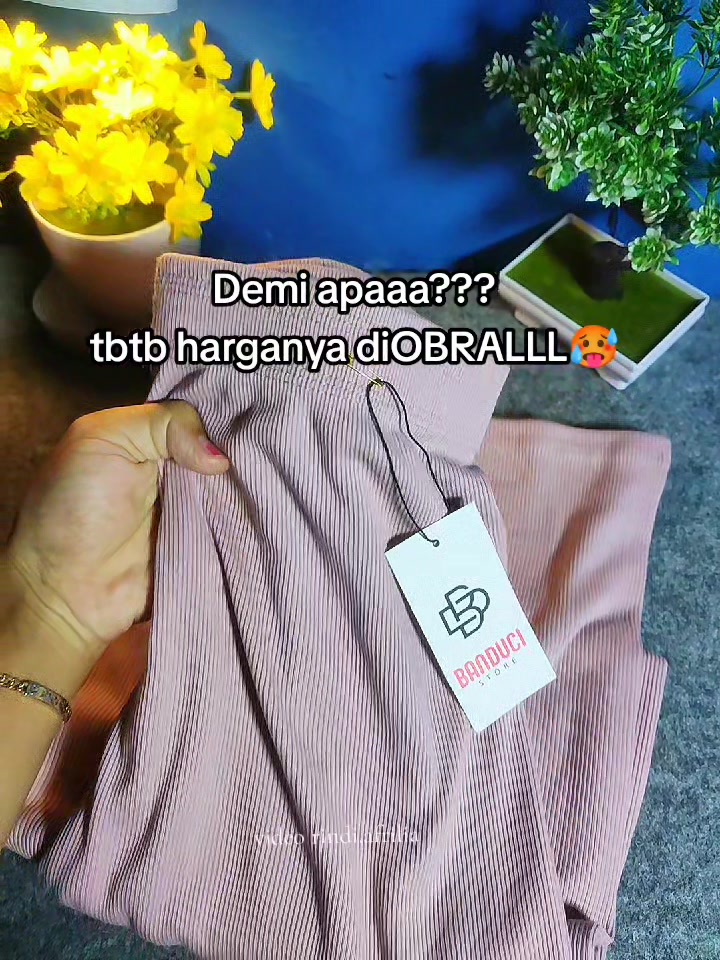 @Rindi Afrilia𝜗𝜚✨