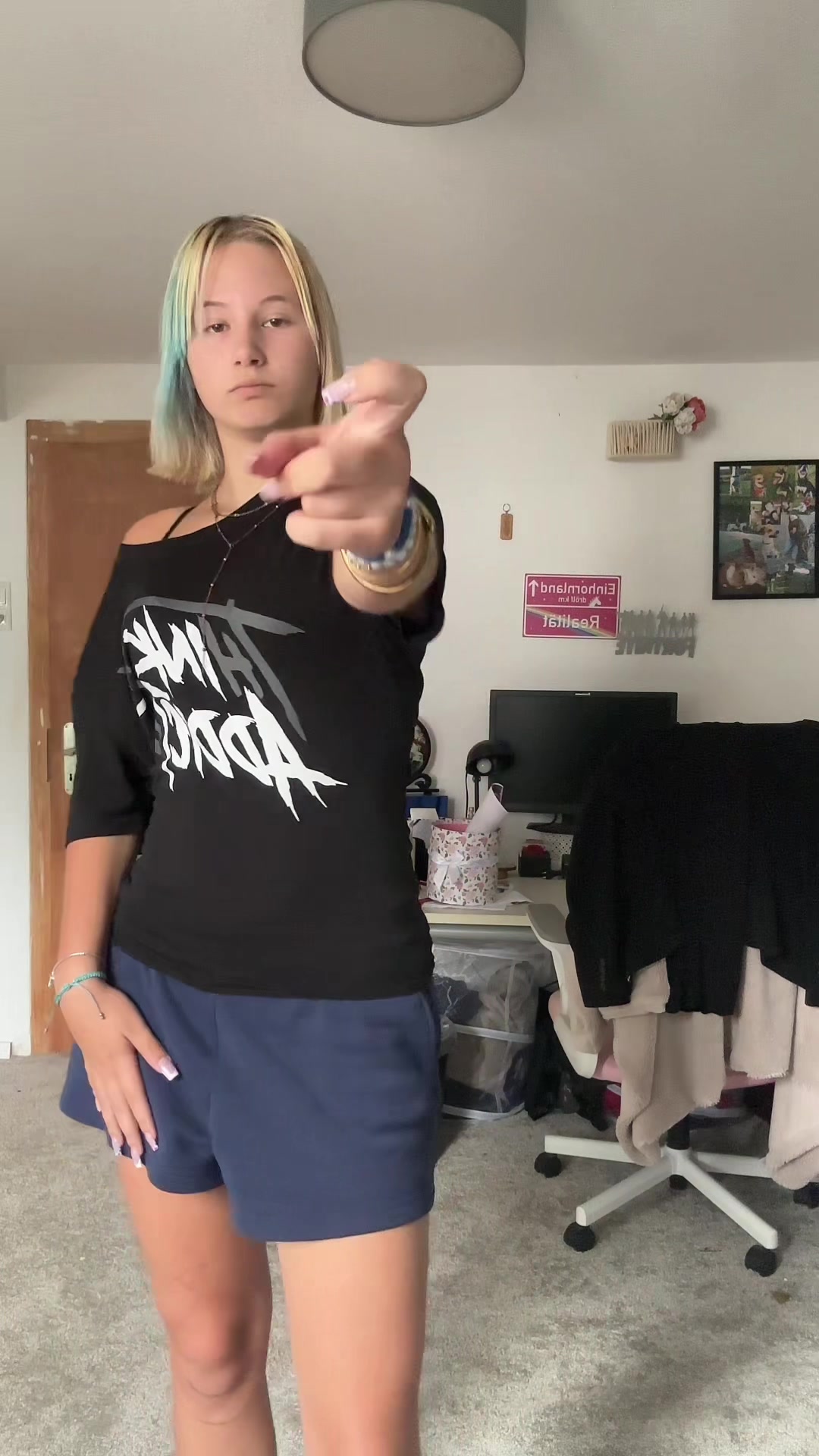 @🎭
