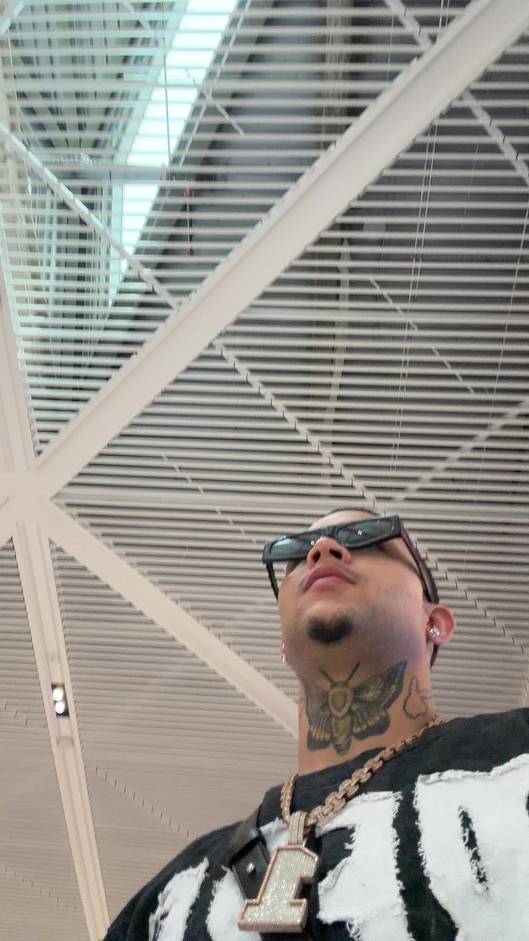@JeyOne