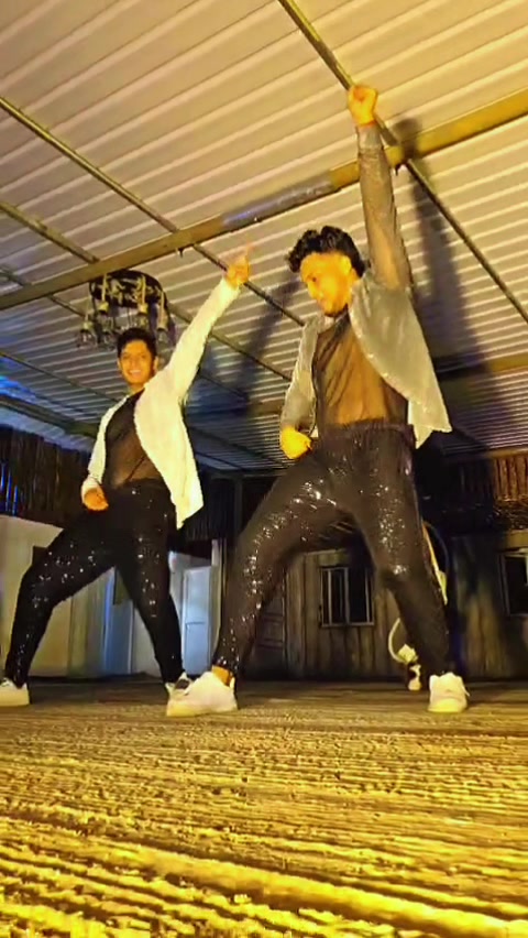 @Ruvishm_Dance_Team ♡