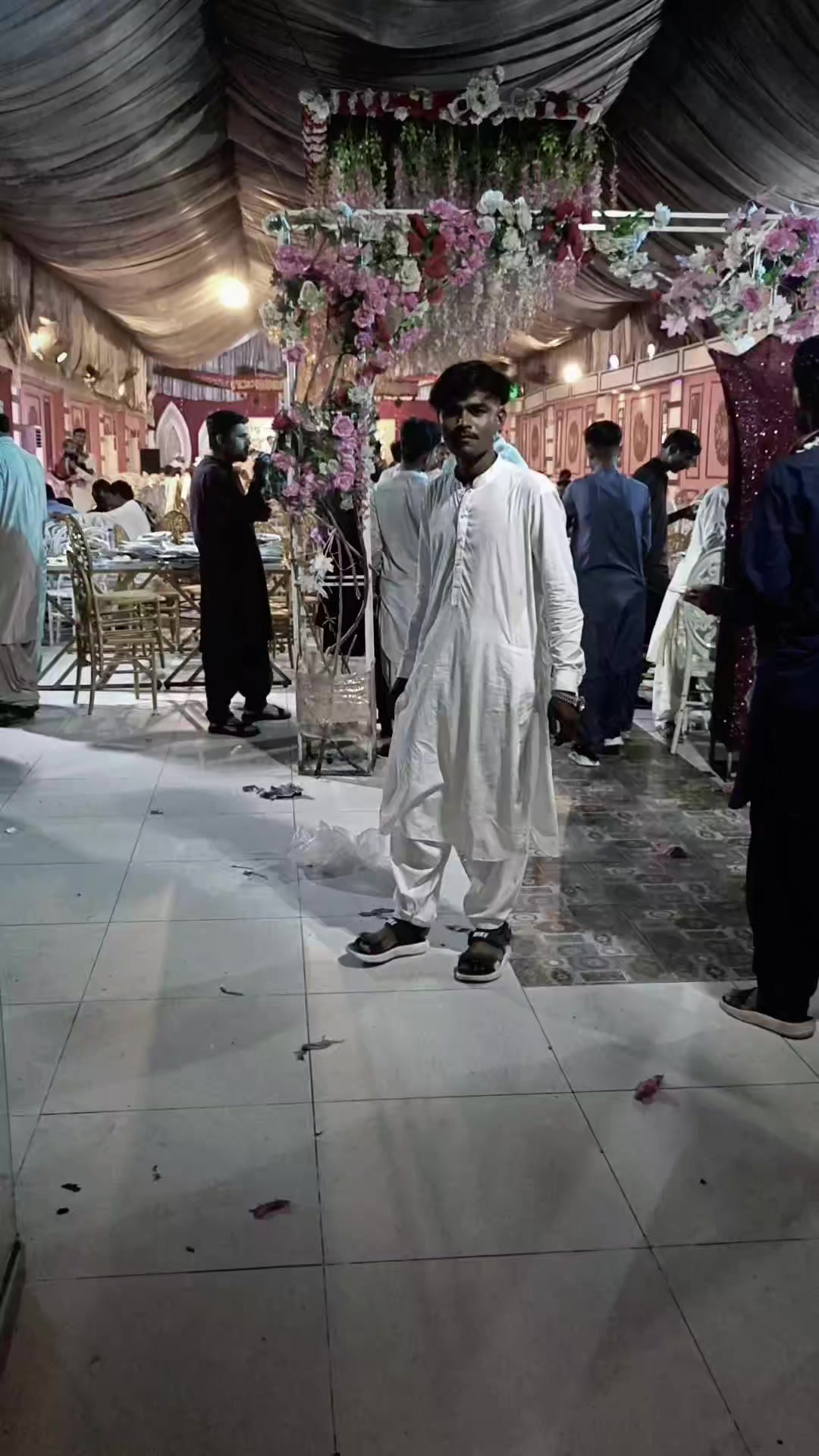@Aویaس