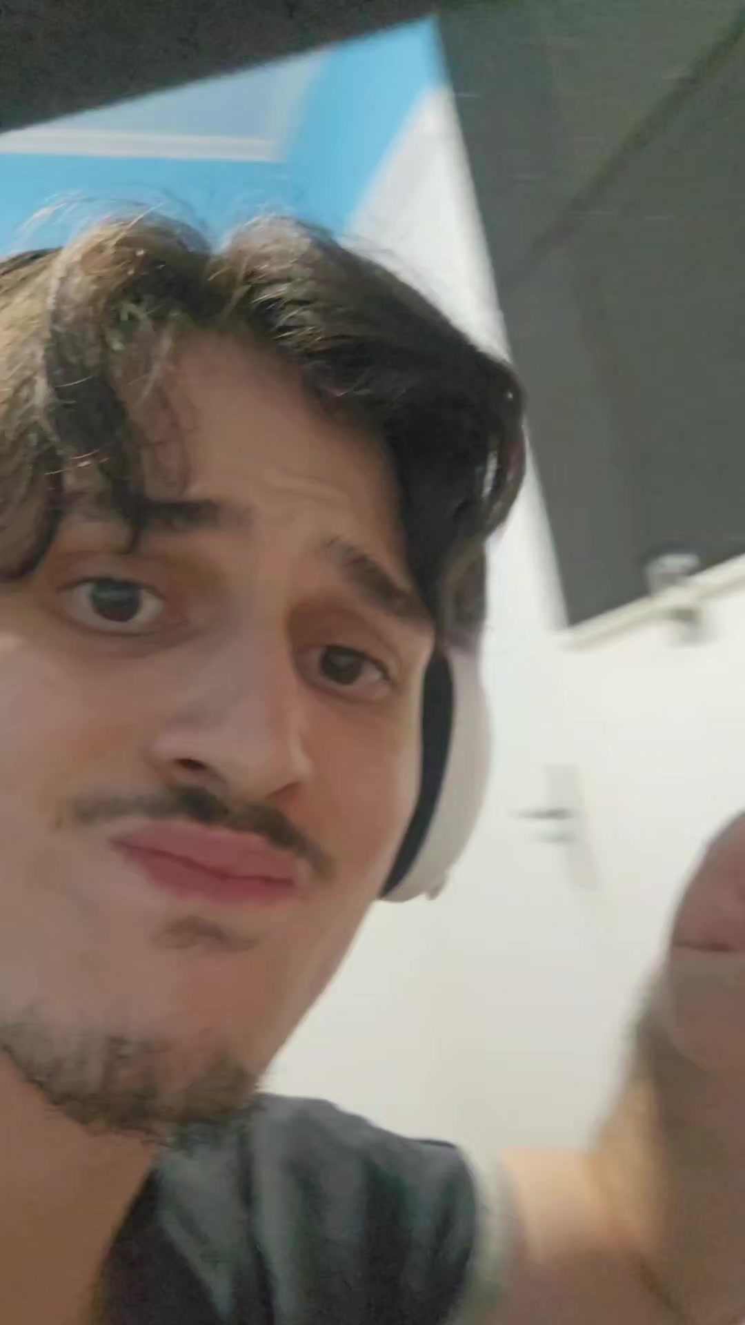 @Agui