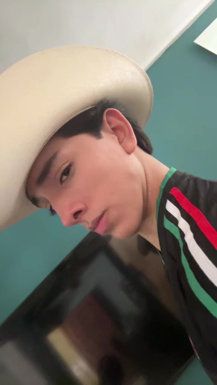 @daniel._.villawolves