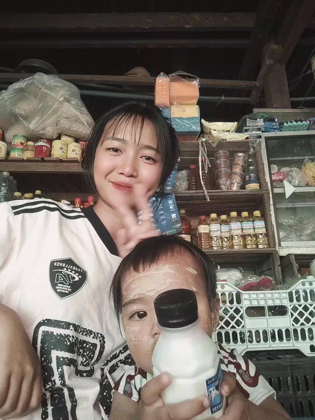 @shweyeehnin