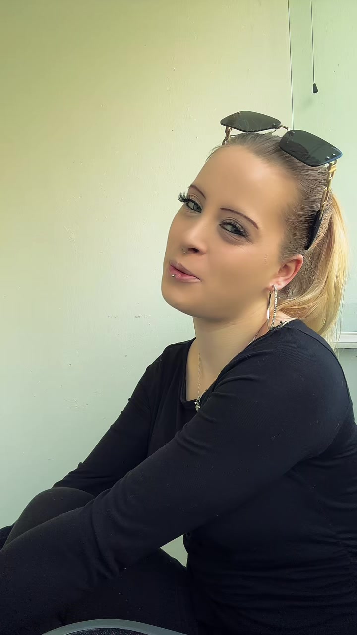@𝑩𝒍𝒐𝒏𝒅𝒊
