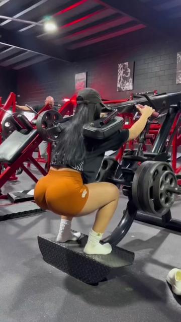 @tinaaupsout