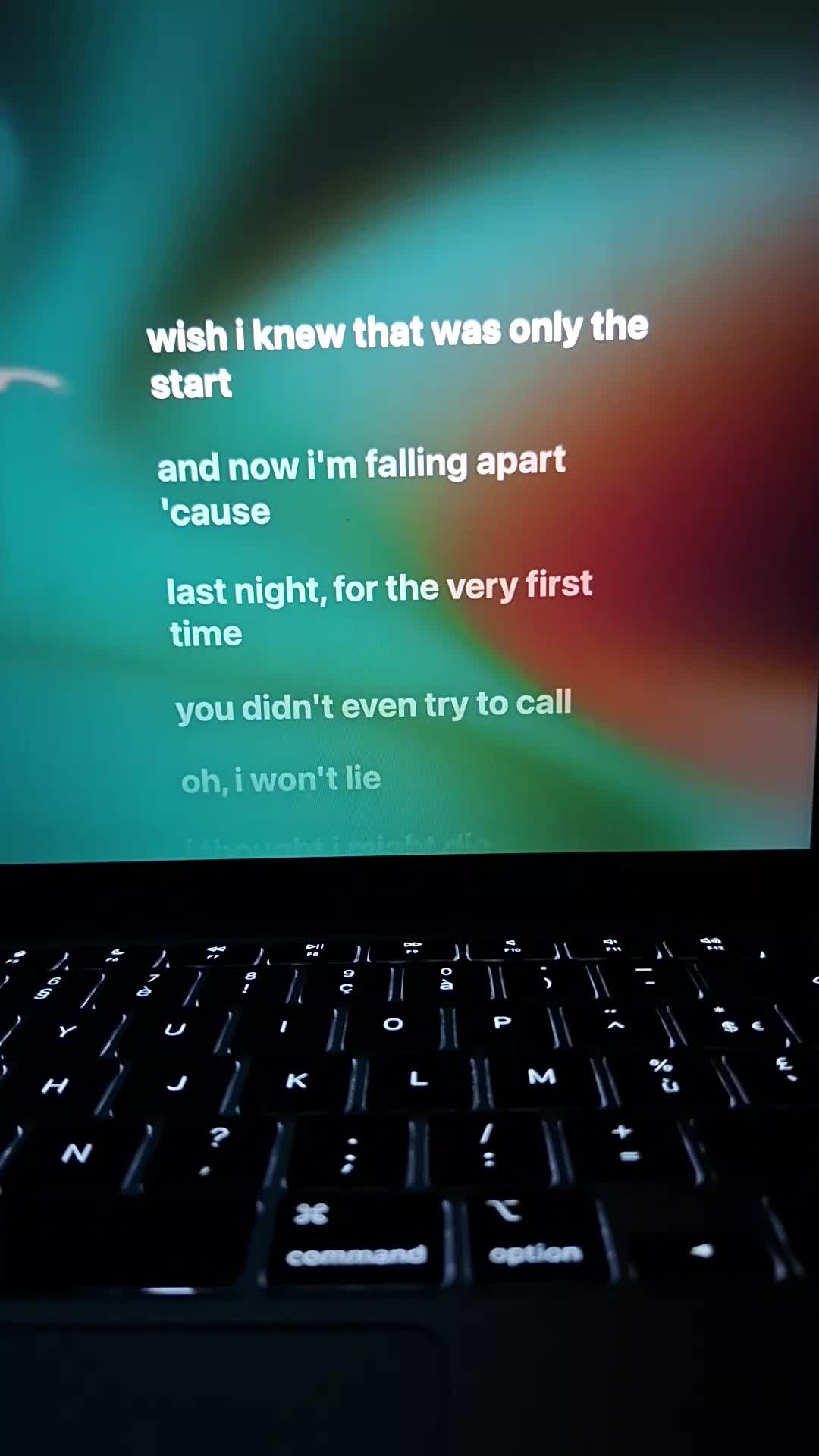 @Lyrics_💕