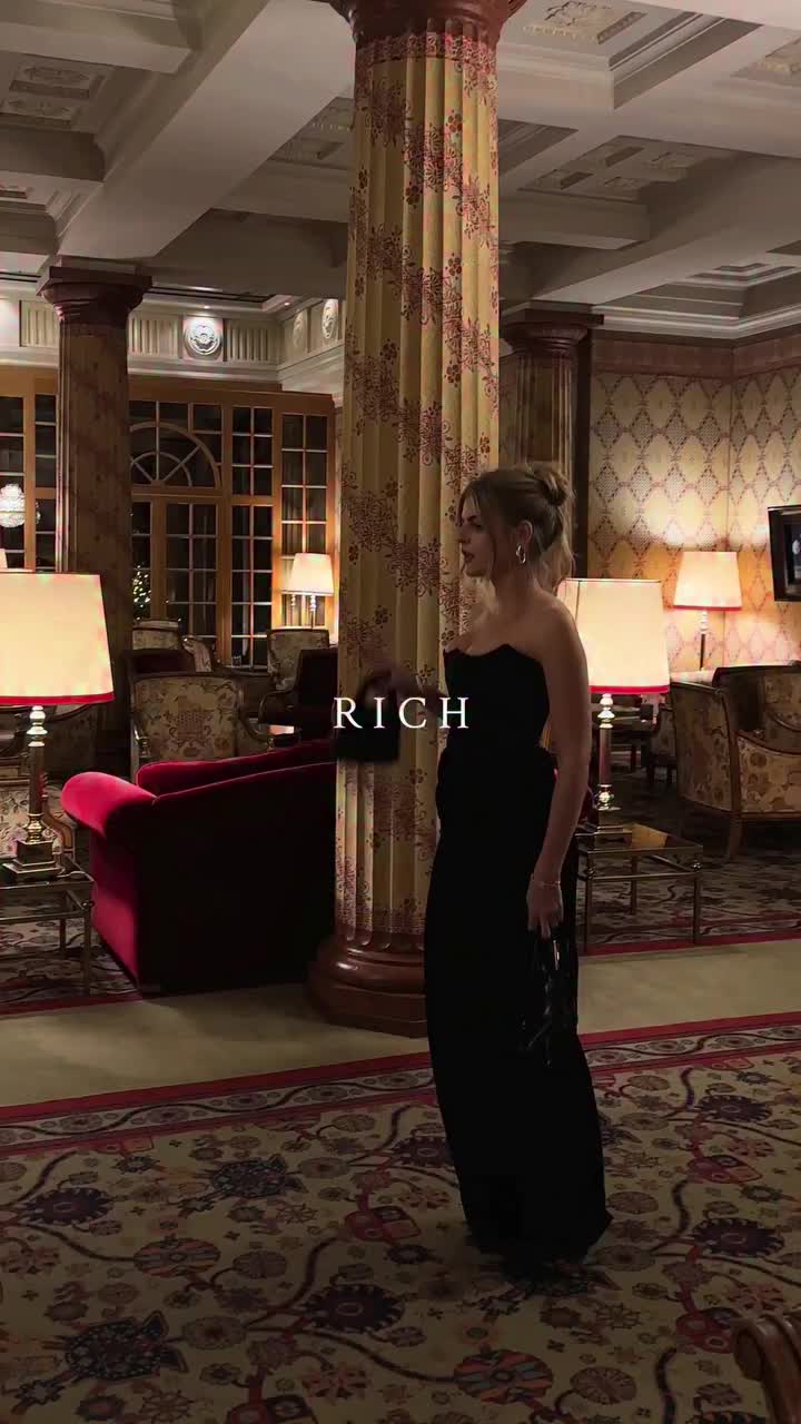 @𝓐𝓷𝓪୨୧