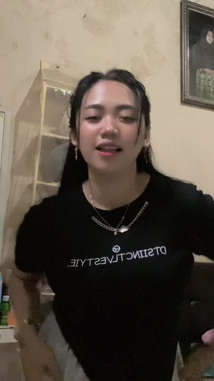 @girlDeva_