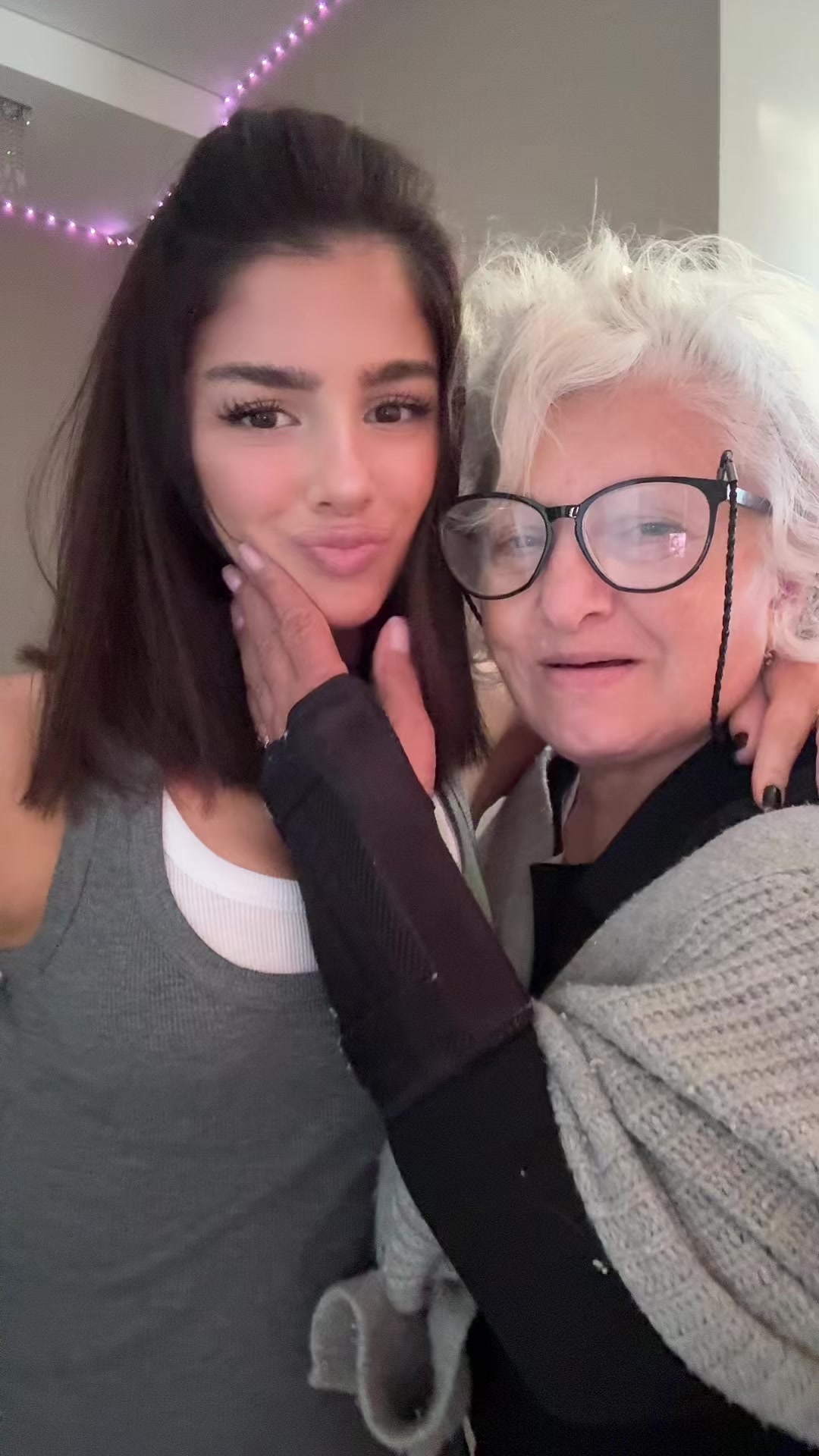 @arinaaiis