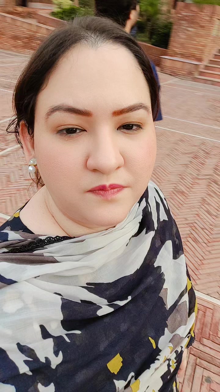 @daniaahsan3