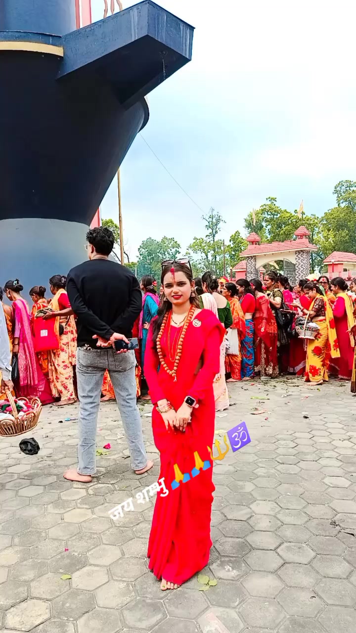@LaX__मी 💰👀